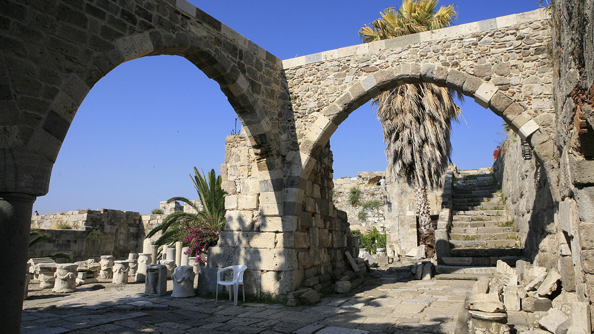 Руины замка рыцарей. Кос