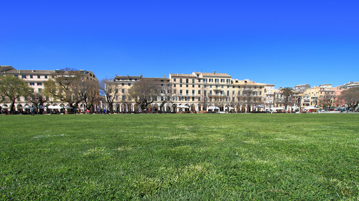 Парк и одновременно площадь, Эспланада