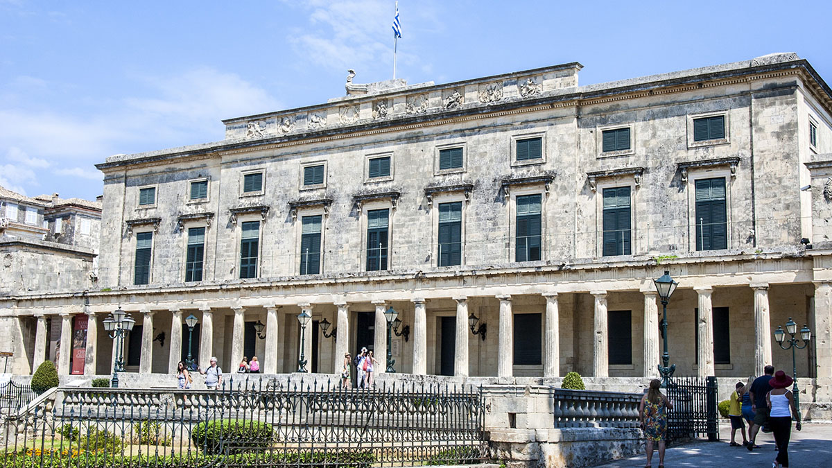 Дворец святых Михаила и Георгия