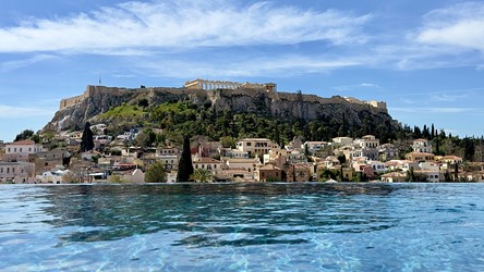 14163_01-THE-DOLLI-real-scene-stealer-is-its-dazzling-infinity-pool.jpg
