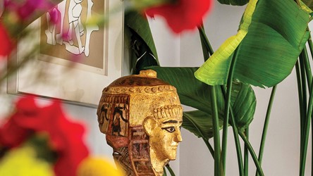 14163_15-egyptian-artifact-reflects-an-idiosyncratic-and-unique-aesthetic-vision.JPG
