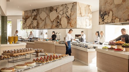 2549_17-labyrinth-main-restaurant-with-cretan-mediterranean-cuisine.jpg