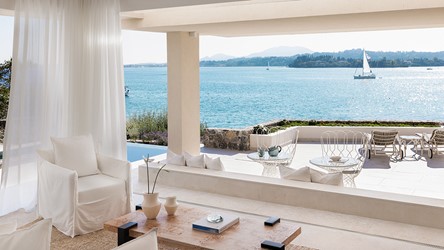 2782_08-waterfront-villas-with-breathtaking-sea-views.jpg