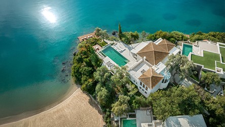 2782_09-seafront-villa-with-premium-view-and-direct-beach-access.jpg