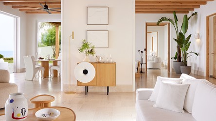 3088_07-mandola-rosa-luxury-suite-living-room-with-panoramic-views.jpg