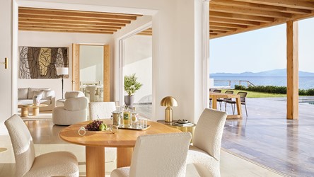 3088_17-luxury-seafront-villa-with-an-outdoor-pool-and-elegant-spaces.jpg