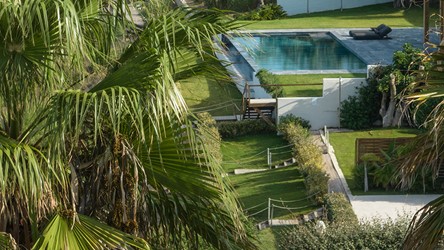 3088_25-luxury-villa-with-a-tranquil-outdoor-pool.jpg