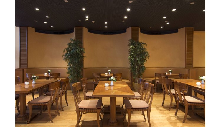 Titania Hotel, Афины