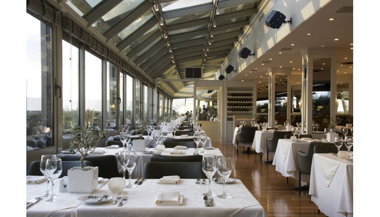 Titania Hotel, Афины