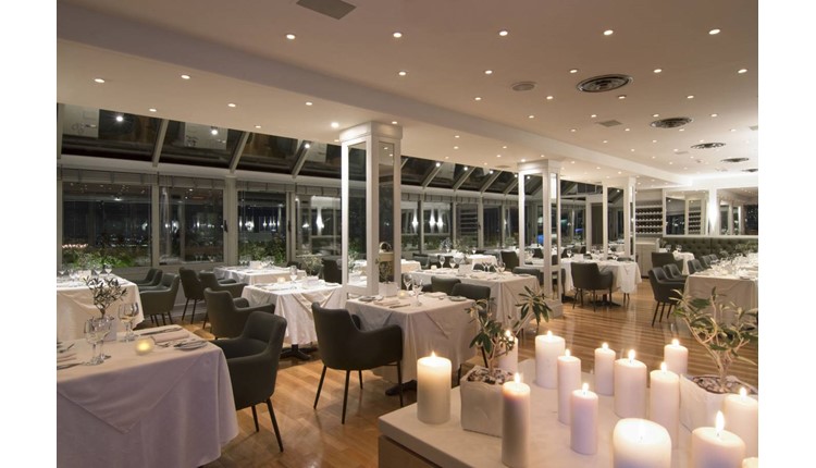 Titania Hotel, Афины