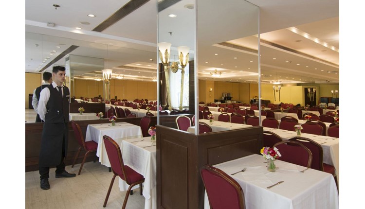 Titania Hotel, Афины