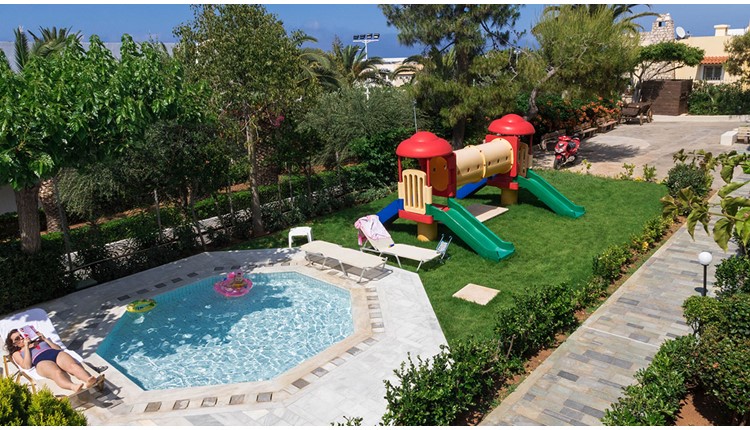 Anna Maria Village , Крит