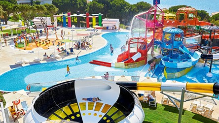 3669_02-Z190_Olympia-Aqua-Park,-Ultimate-fun-on-climbing-nets-and-waterslides.jpg