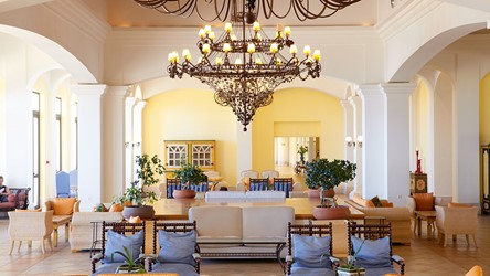 3669_13-Relaxed-holiday-atmosphere-at-the-stunning-New-Lobby-Lounges.jpg