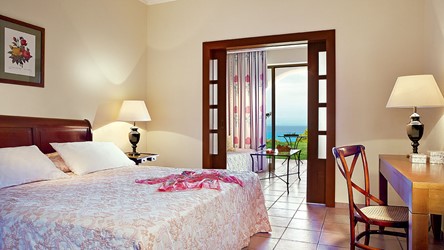 3684_22-Master-Bedroom-with-Separated-Living-and-Sleeping-Area.jpg