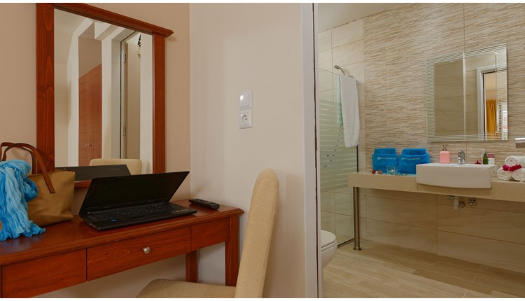 Philoxenia Hotel and Spa  Malia , Крит