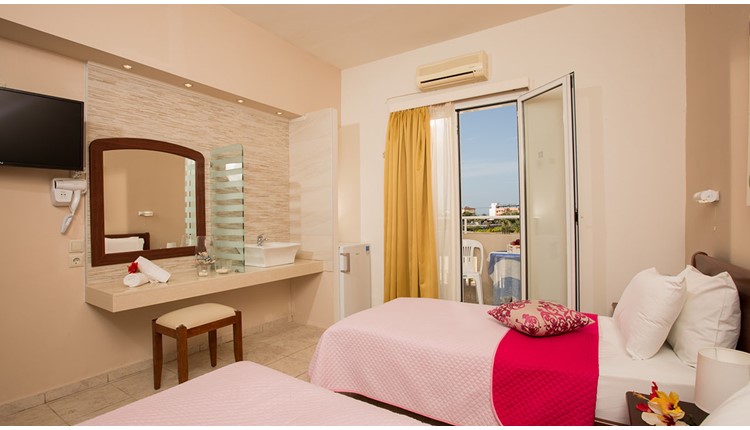 Philoxenia Hotel and Spa  Malia , Крит