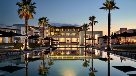 4036_12-Casa-Marron-is-sprawled-over-an-80,000-sq.m.-estate-at-the-edge-of-a-fertile-plain.jpg