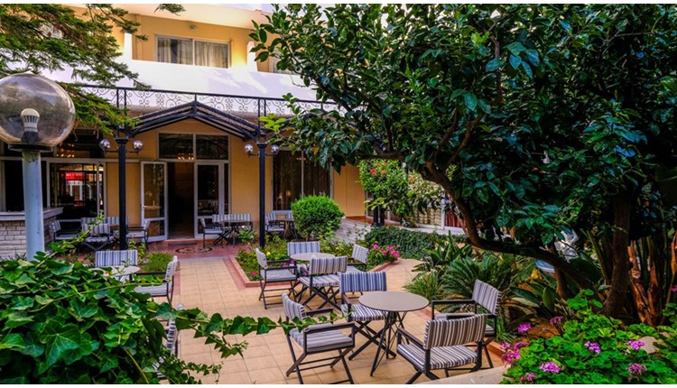 Achillion Palace, Крит