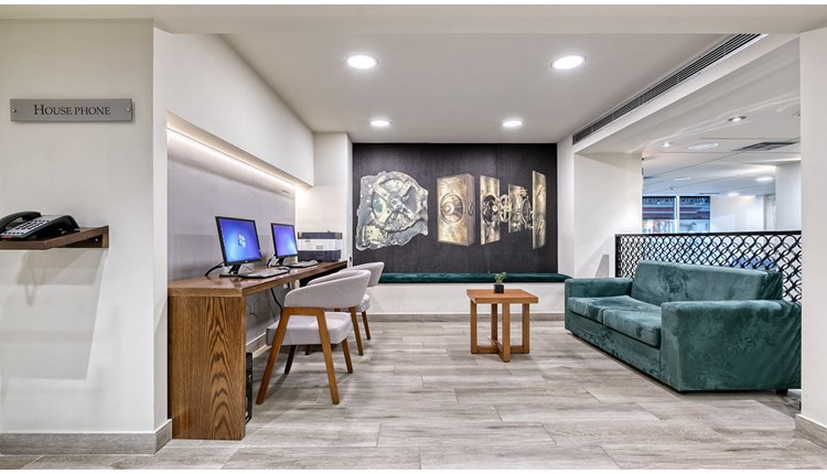 The Stanley Hotel, Афины