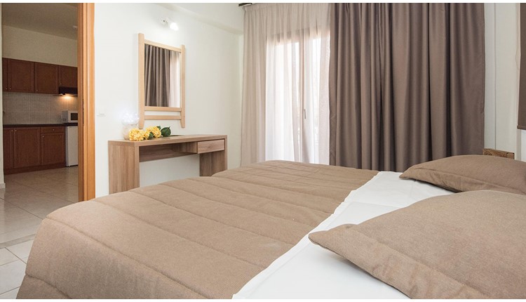 Niriedes-Dionyssos Village - NR, Крит