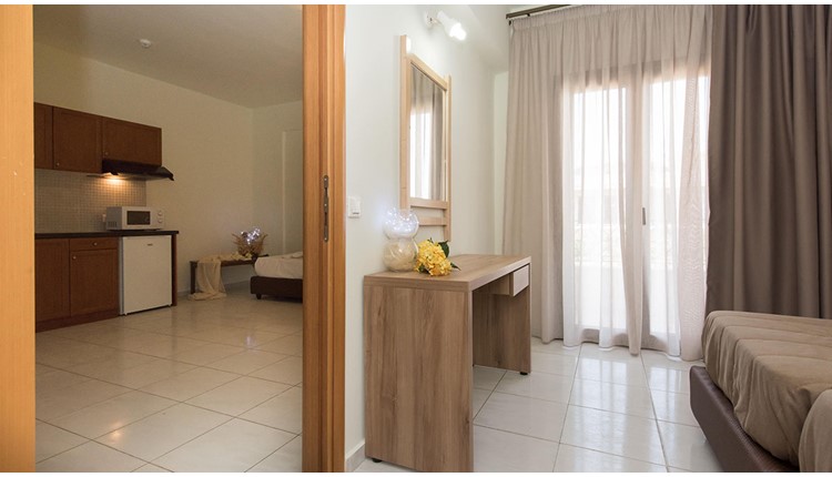 Niriedes-Dionyssos Village - NR, Крит