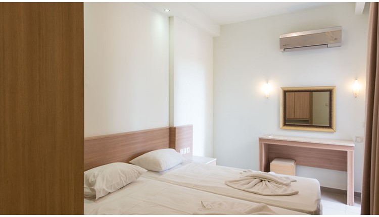 Niriedes-Dionyssos Village - NR, Крит