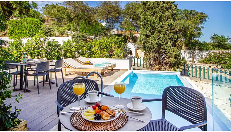 Zeus Dolce Athens, Афины