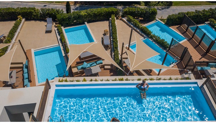 Zeus Dolce Athens, Афины