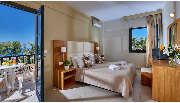 Malia Bay Beach hotel & Bungalow, Крит