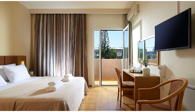 Malia Bay Beach hotel & Bungalow, Крит