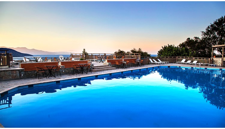 Elpida Village, Крит