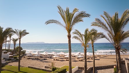 790_14-sea-surrounds-amirandes-in-a-tranquil-sandy-setting.jpg