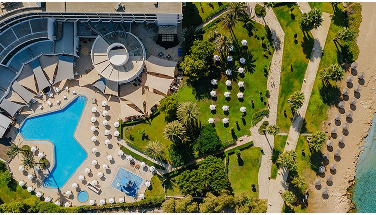 Louis Imperial Beach, Кипр