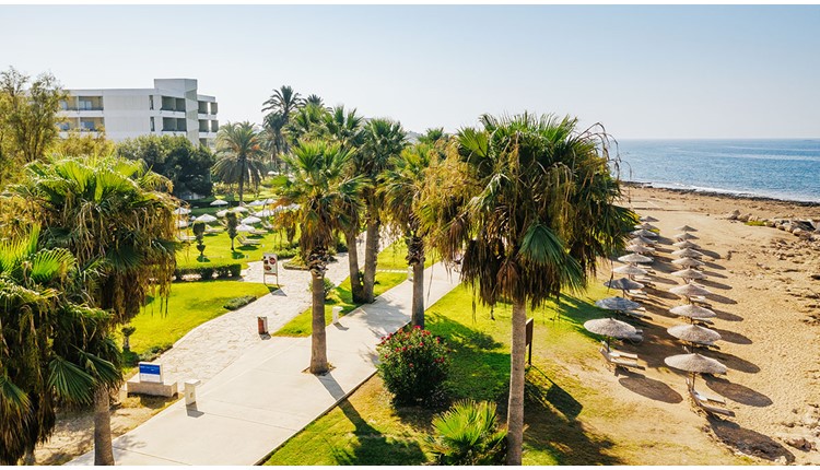 Louis Imperial Beach, Кипр