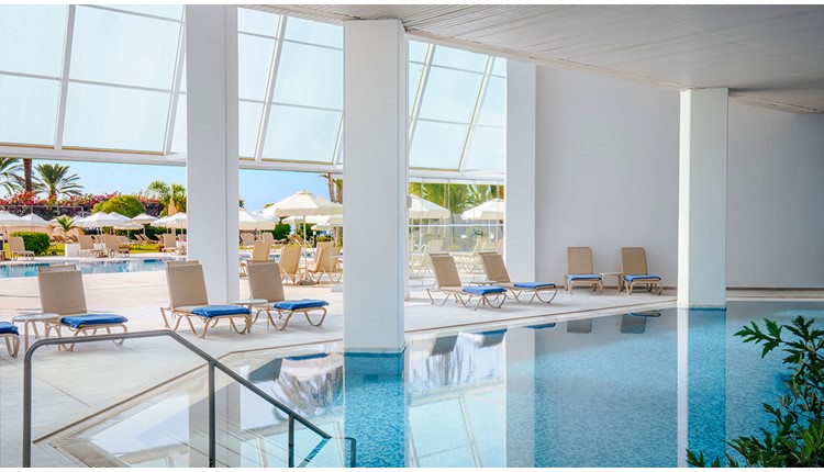 Louis Imperial Beach, Кипр