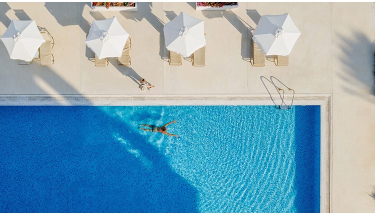 Louis Imperial Beach, Кипр