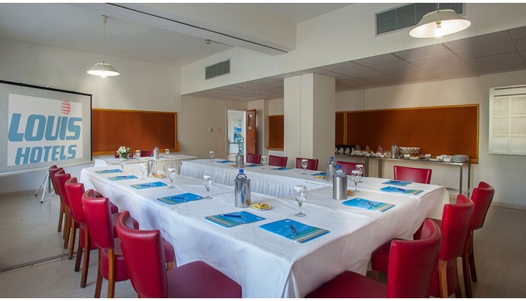 Louis Imperial Beach, Кипр