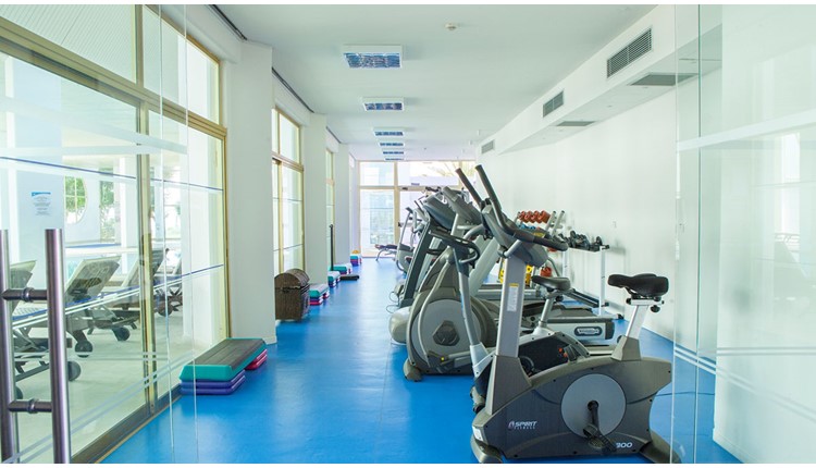 Louis Imperial Beach, Кипр