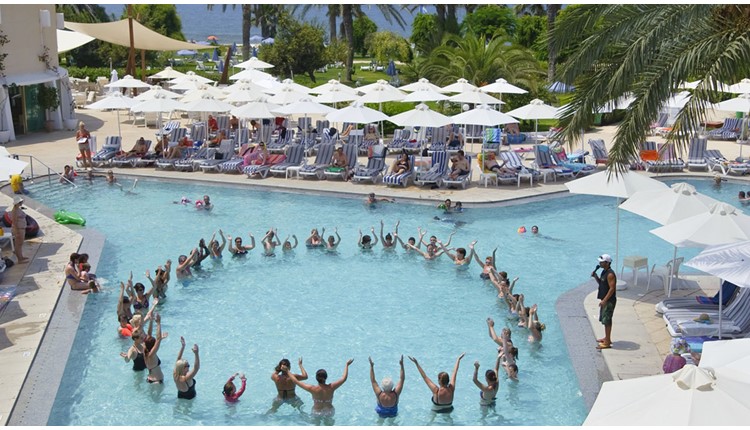 Louis Imperial Beach, Кипр