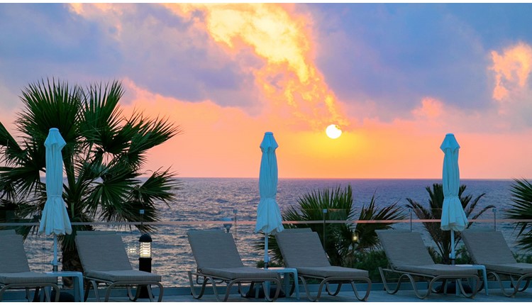 Louis Paphos Breeze - NR , Кипр