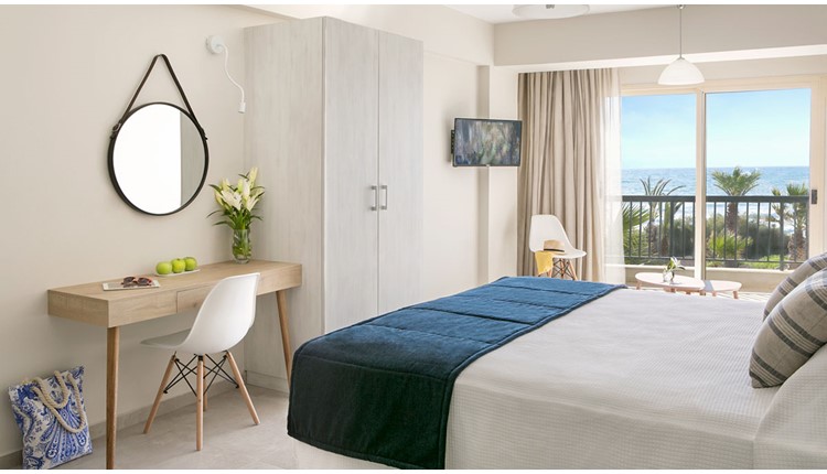 Louis Paphos Breeze - NR , Кипр