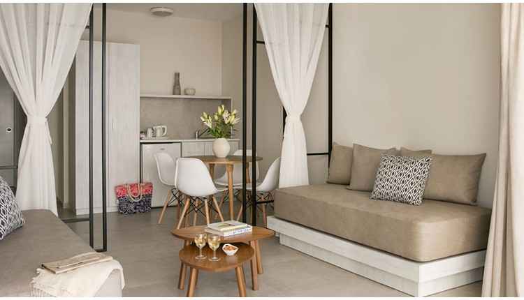 Louis Paphos Breeze - NR , Кипр