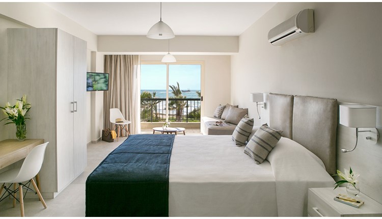 Louis Paphos Breeze - NR , Кипр