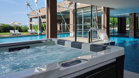 8375_Jacuzzi.jpg