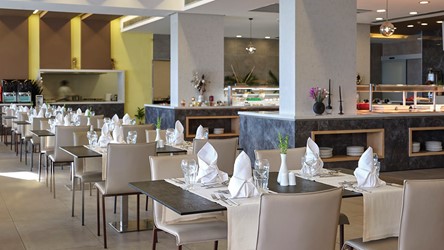 8375_Laurel_Main_Restaurant.jpg