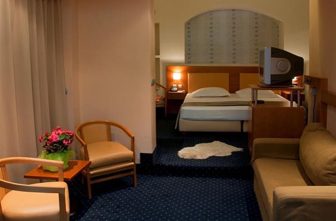 Athens Cypria Hotel, Афины