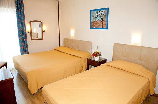 London Hotel - NR, Афины