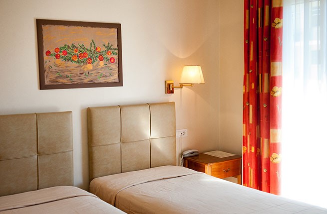 London Hotel - NR, Афины