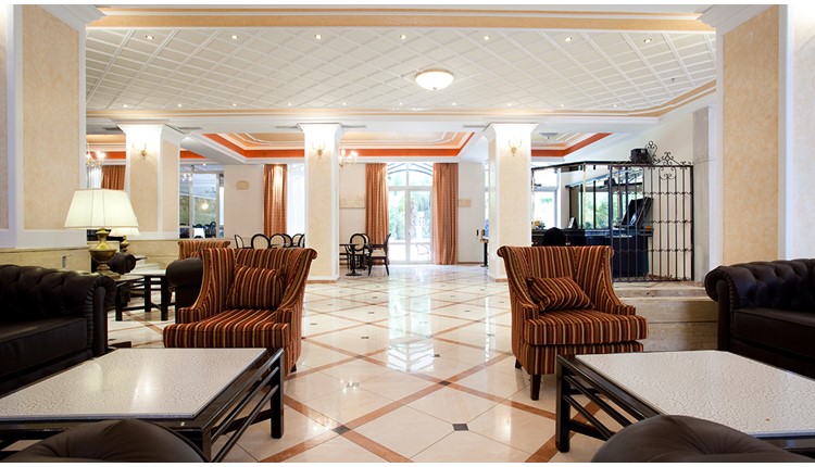 Achillion Palace, Крит